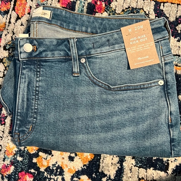 Madewell Mid Rise Kick out - Picture 5 of 7